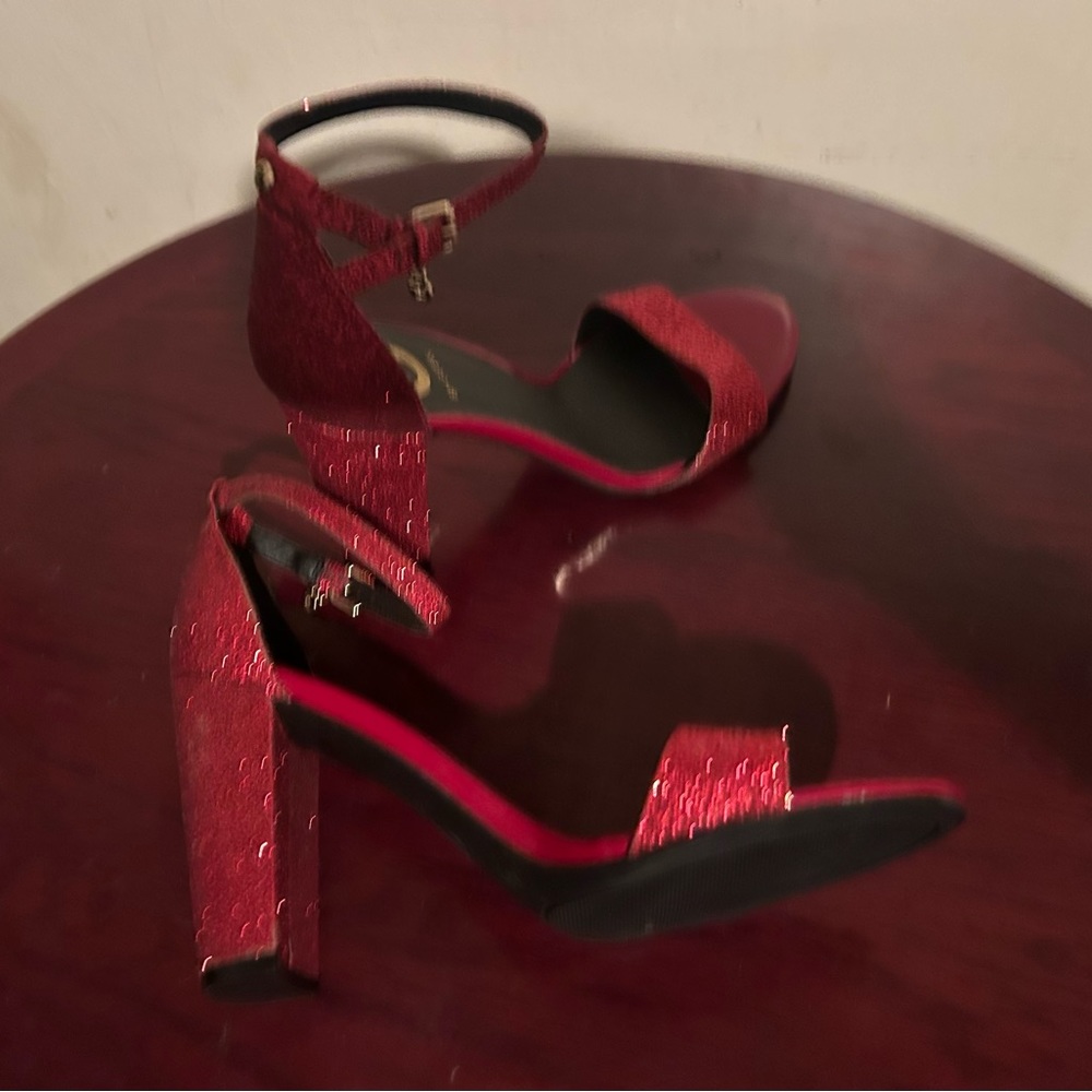 Red Guess Sexy Shoes brand NEW